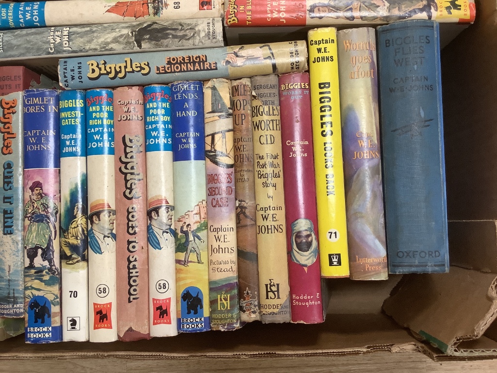 Biggles 37 volumes, several first editions